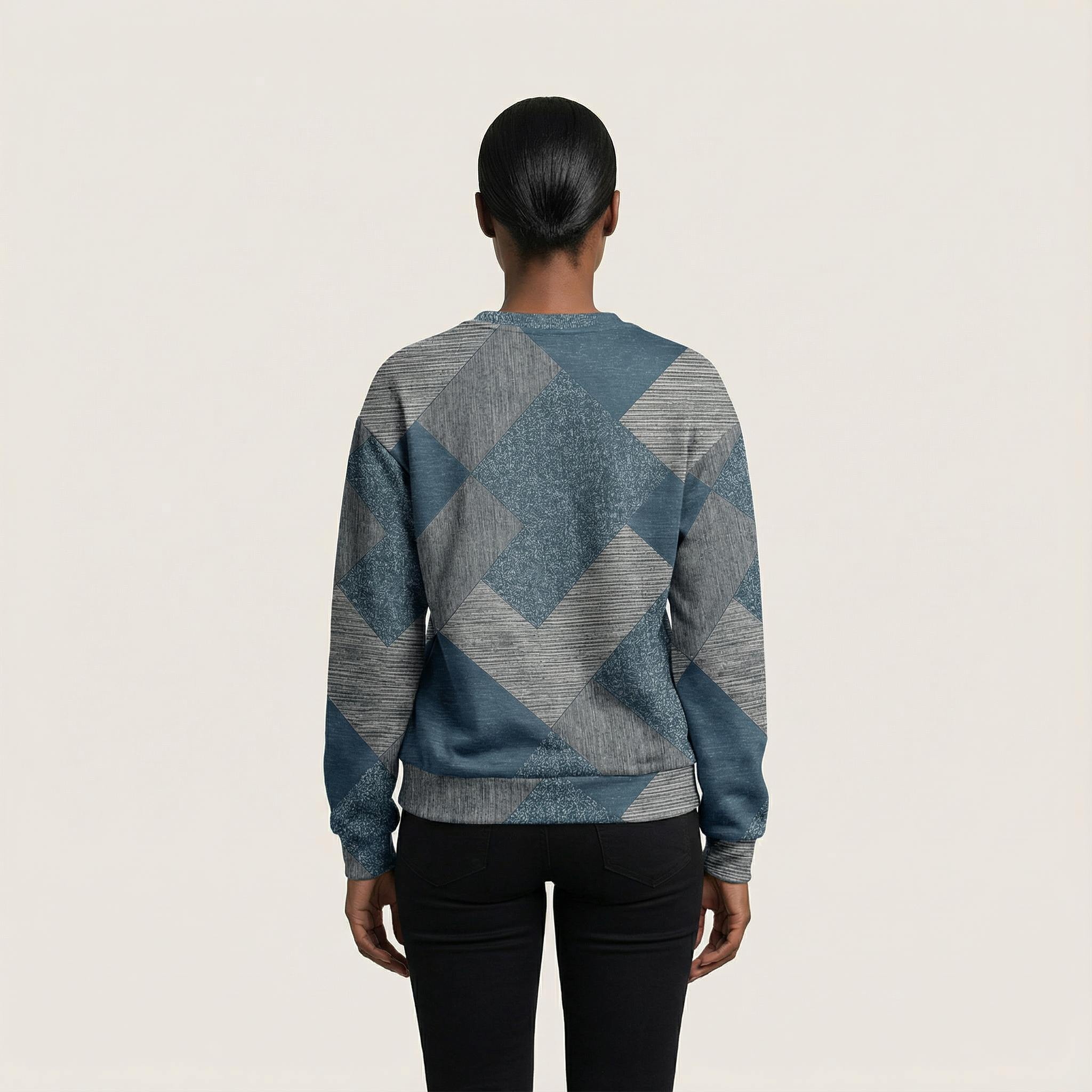 Women’s Long-Sleeve Sweater – Geometric Pattern
