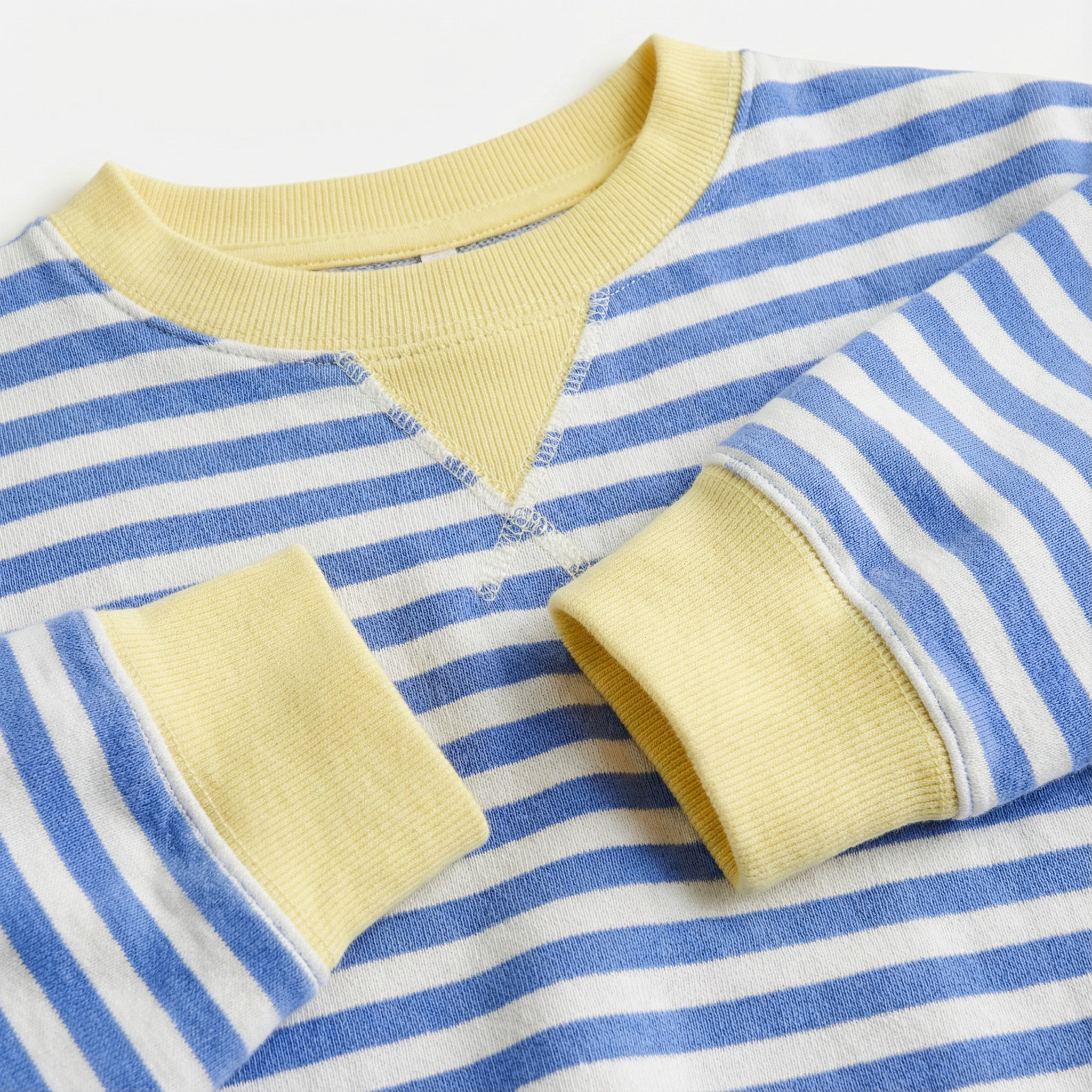 Women’s Long-Sleeve Sweater – Striped Pattern
