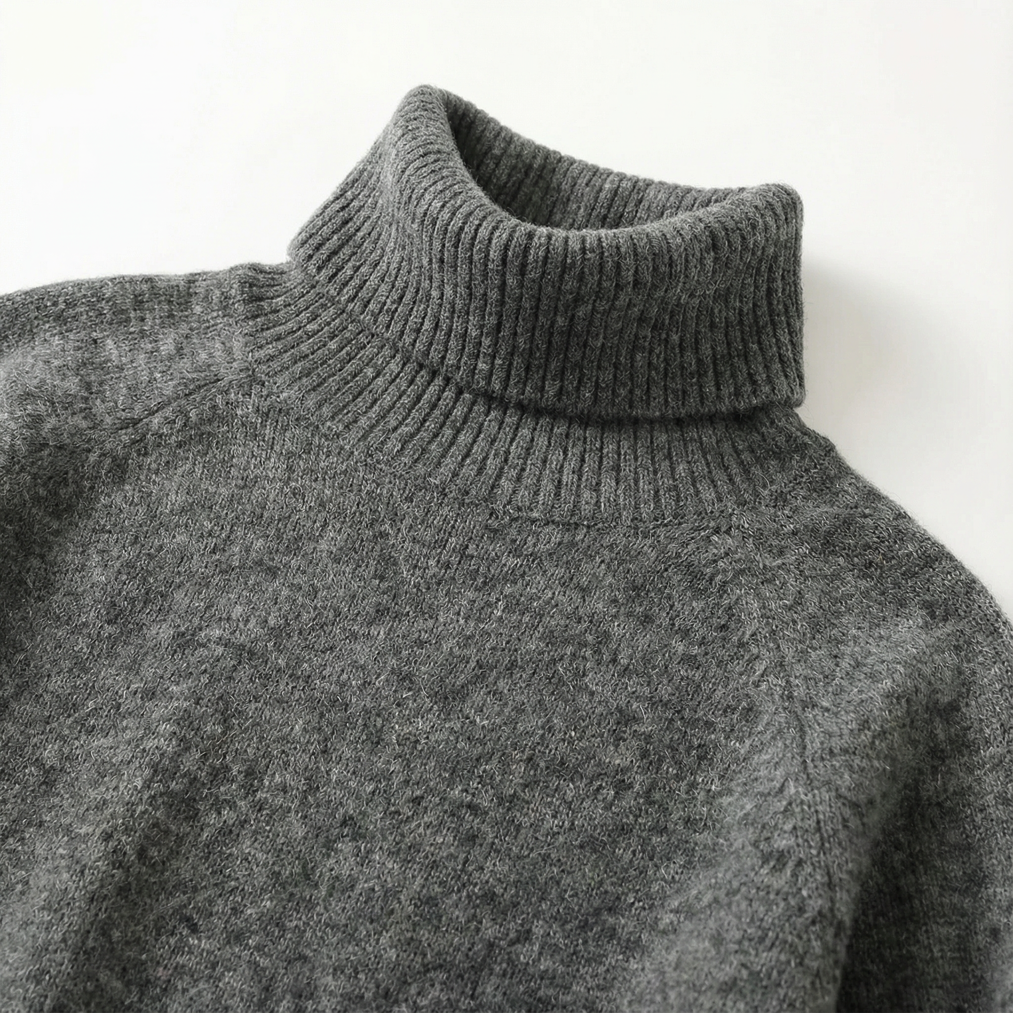 Women’s Long-Sleeve Sweater – Turtleneck Design