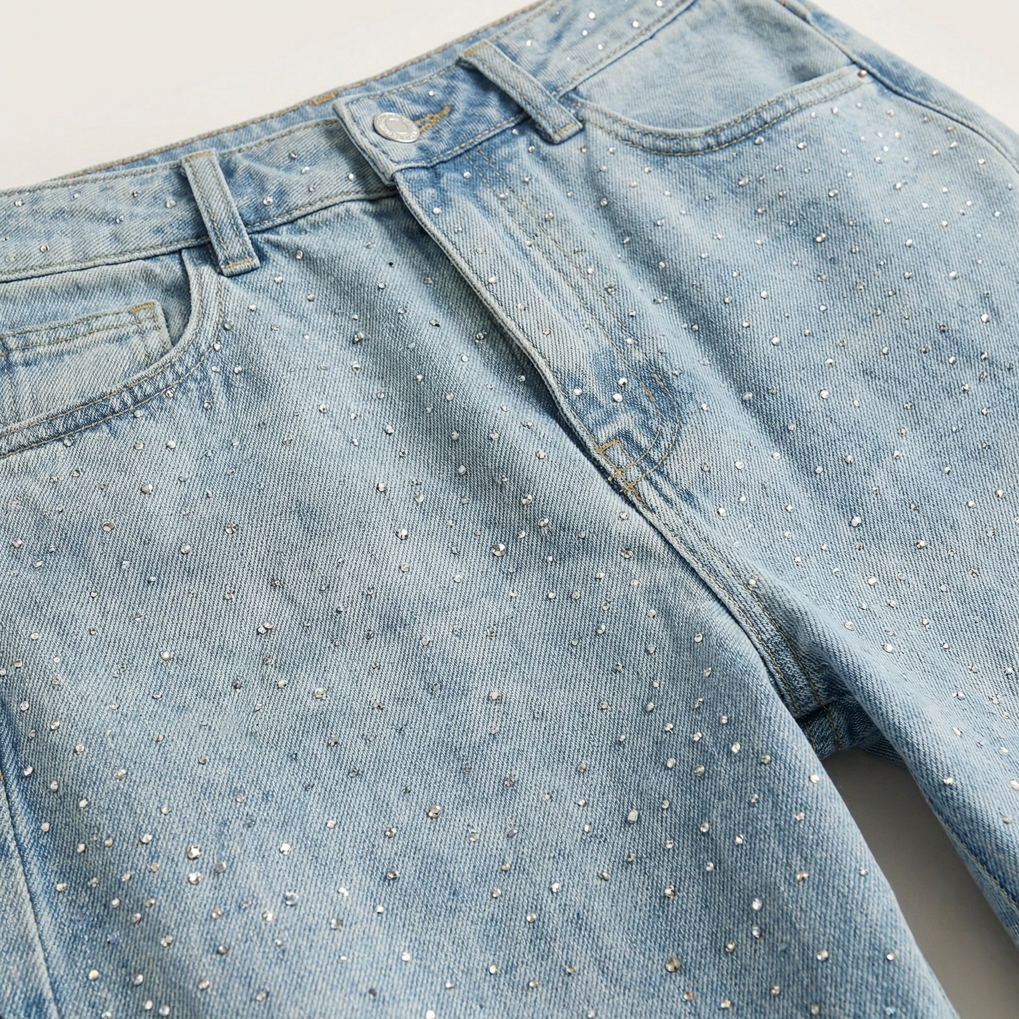 Women’s Full-Length Jeans – Straight Leg Style